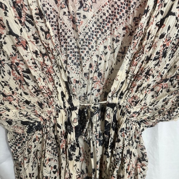 Billabong beach coverup - Picture 2 of 3